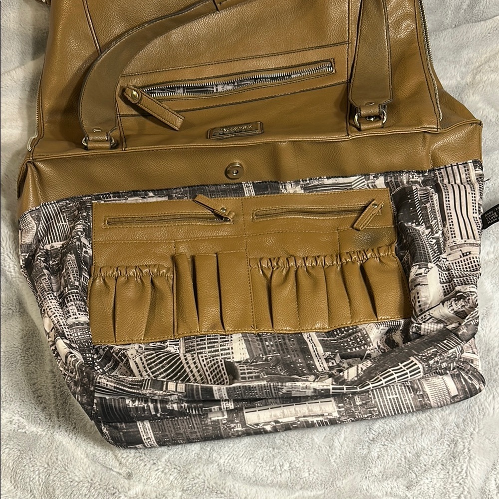 Kenneth Cole Reaction Tan Laptop Tote - Picture 13 of 16